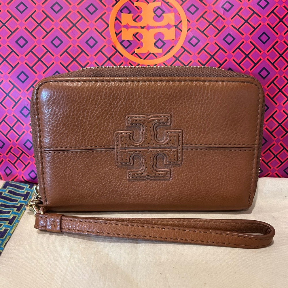 TORY BURCH Stacked T Smart Phone Wristlet
